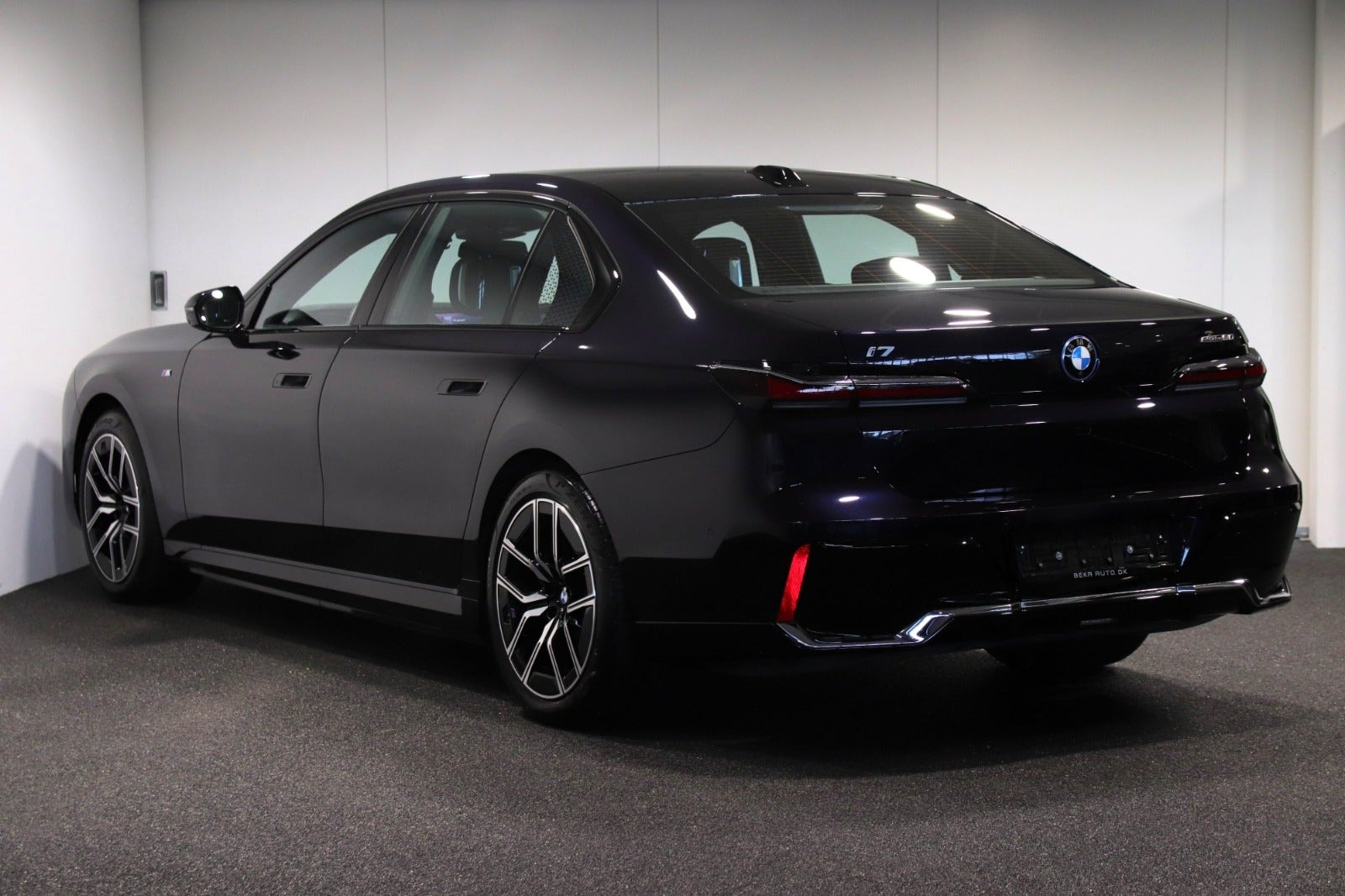 BMW i7 eDrive50, 455ps, 2024
