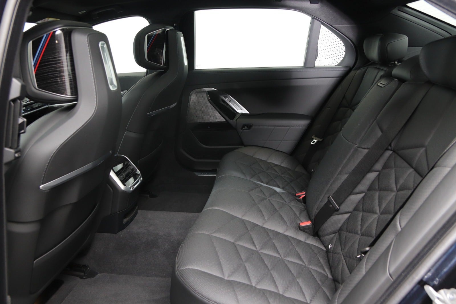BMW i7 eDrive50, 455ps, 2024