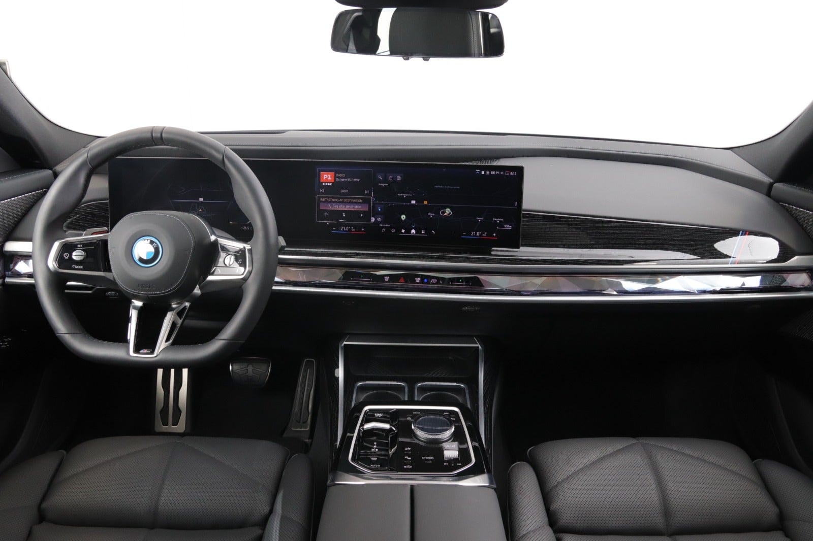 BMW i7 eDrive50, 455ps, 2024