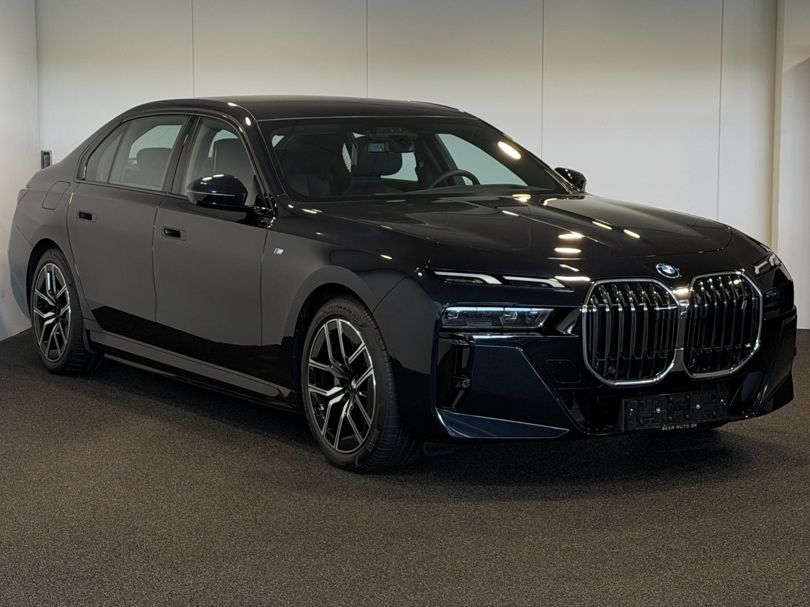 BMW i7 eDrive50, 455ps, 2024