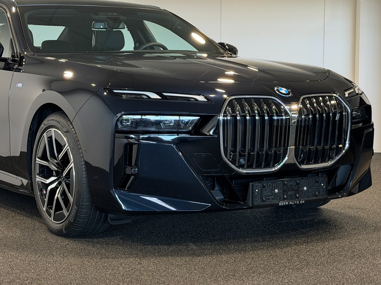 BMW i7 eDrive50, 455ps, 2024