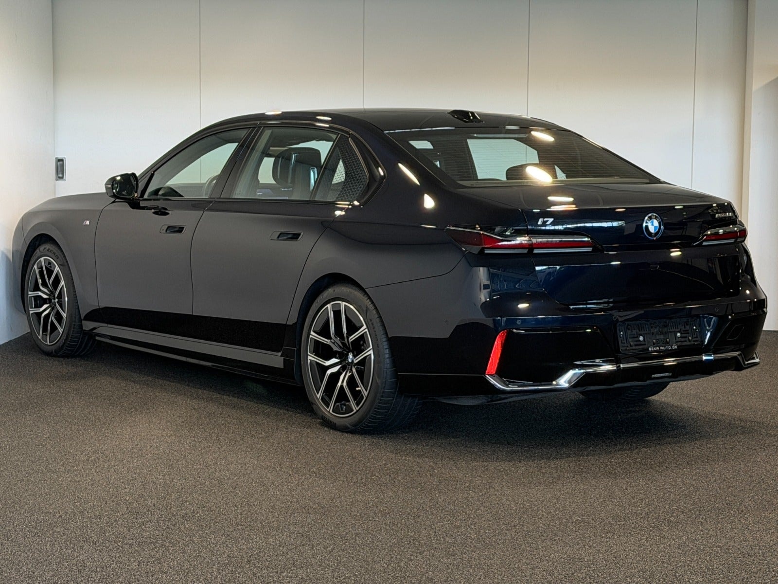 BMW i7 eDrive50, 455ps, 2024
