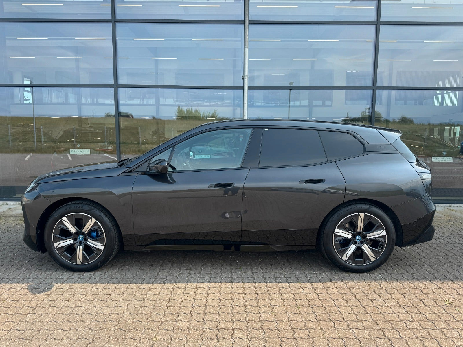 BMW iX xDrive50, 524hp, 2024