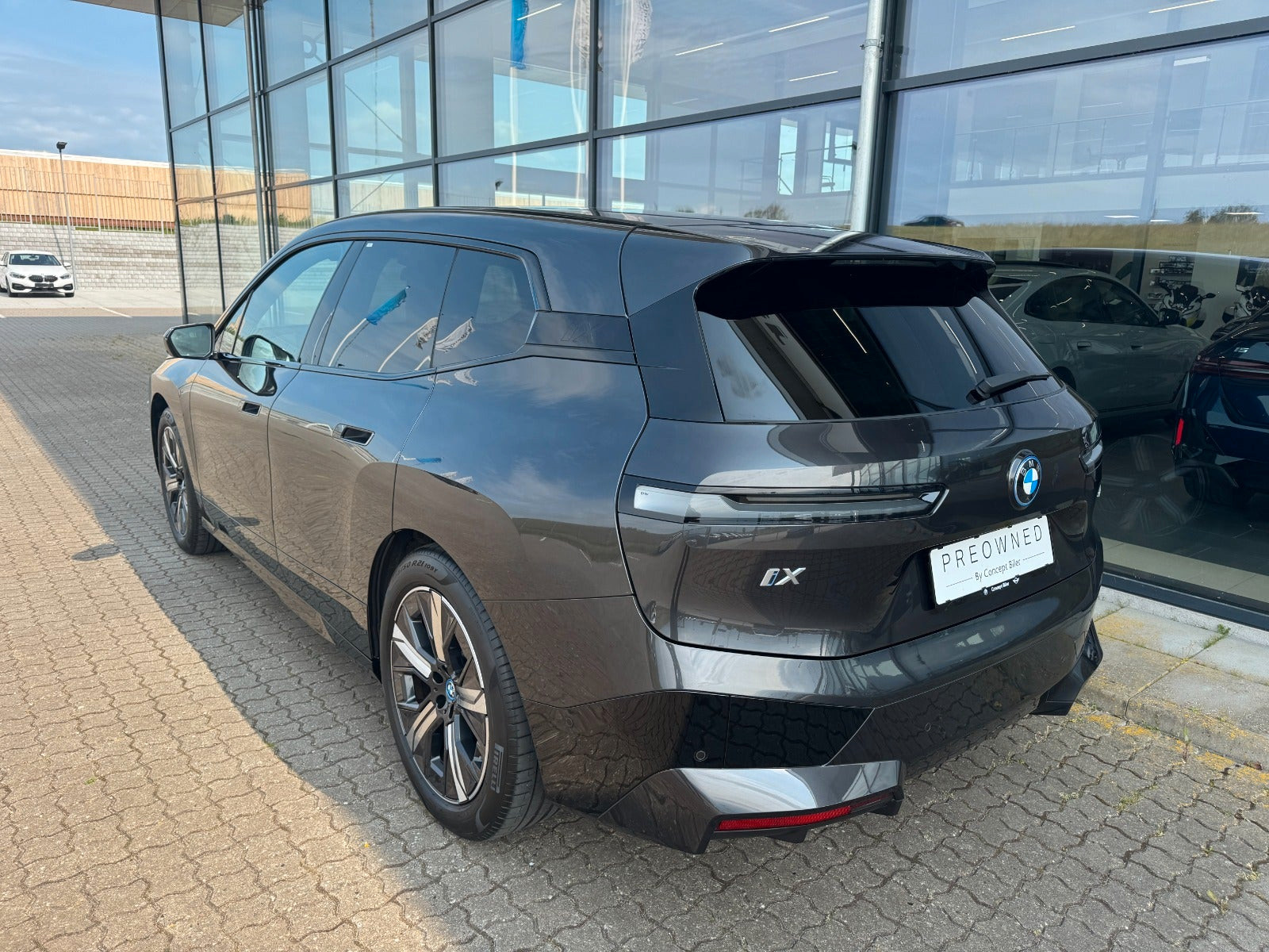BMW iX xDrive50, 524hp, 2024