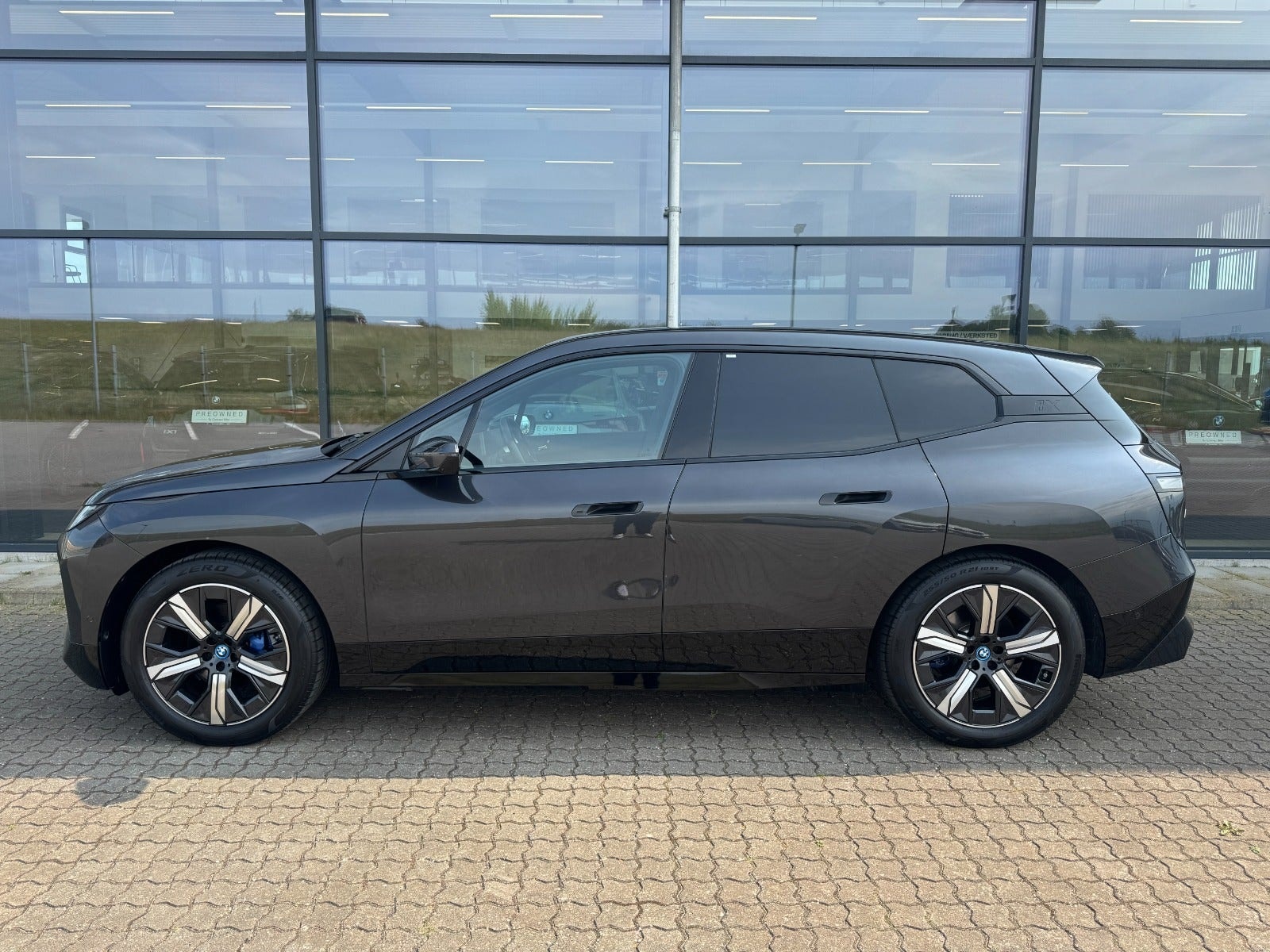 BMW iX xDrive50, 524hp, 2024