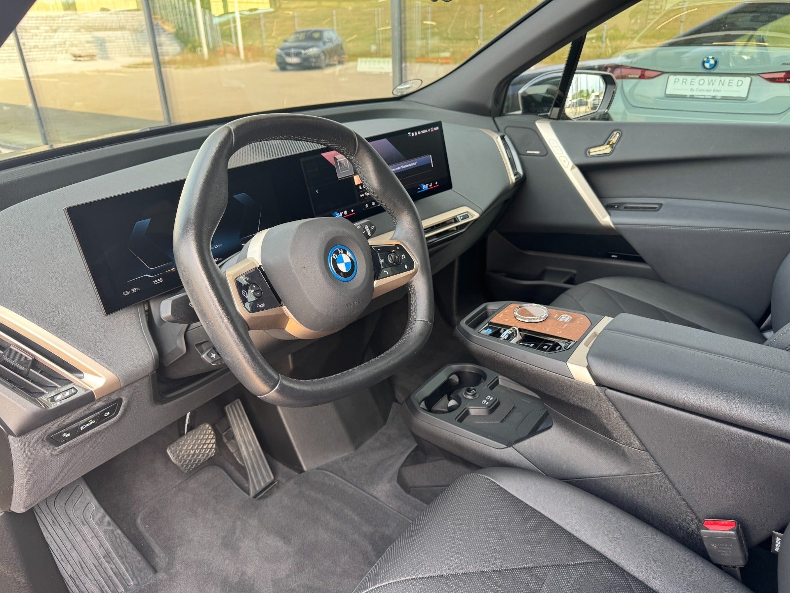 BMW iX xDrive50, 524hp, 2024