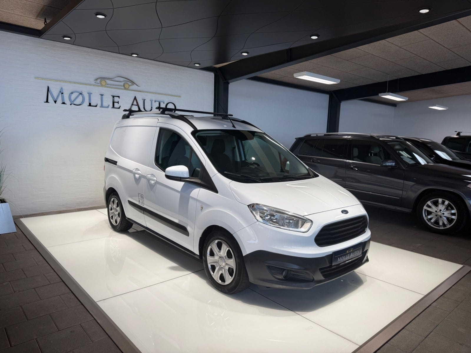 Ford Transit Courier 1.0 EcoBoost Manual, 5-trins, 100ps, 2015