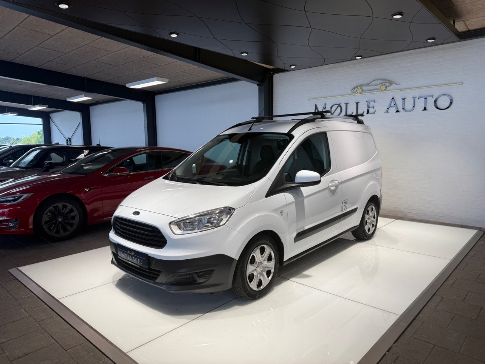 Ford Transit Courier 1.0 EcoBoost Manual, 5-trins, 100ps, 2015