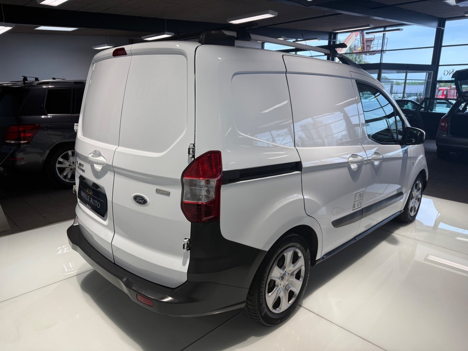 Ford Transit Courier 1.0 EcoBoost Manual, 5-trins, 100ps, 2015