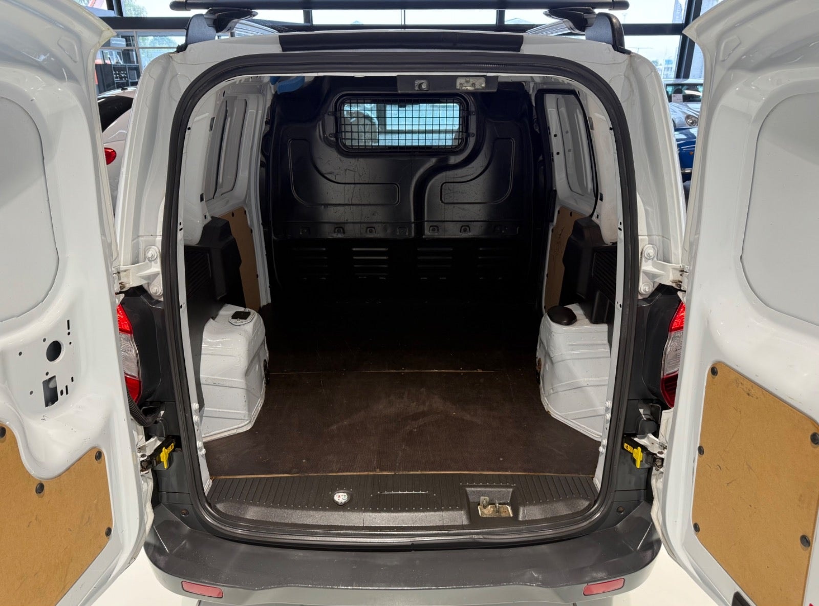 Ford Transit Courier 1.0 EcoBoost Manual, 5-trins, 100ps, 2015