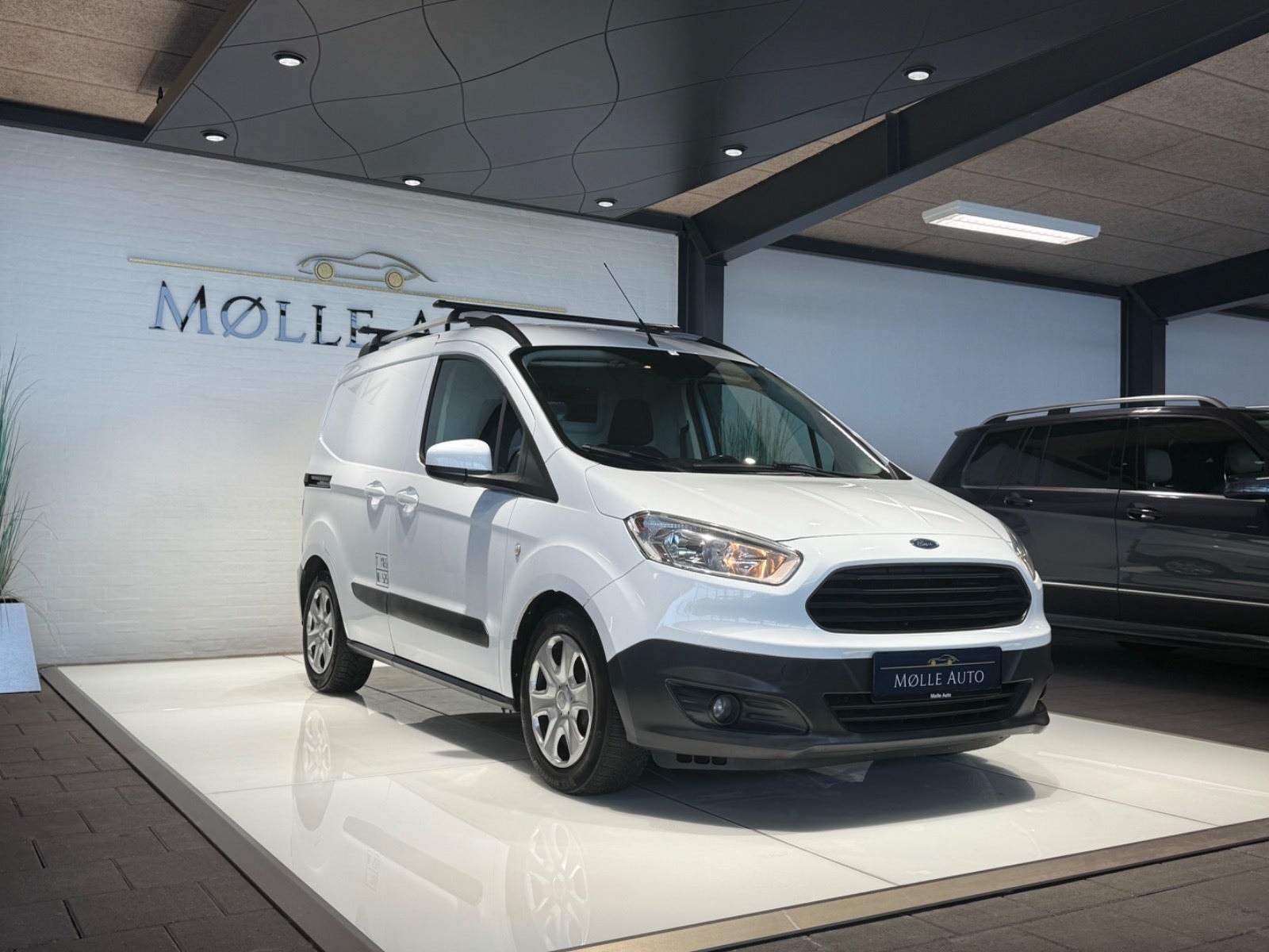 Ford Transit Courier 1.0 EcoBoost Manual, 5-trins, 100ps, 2015