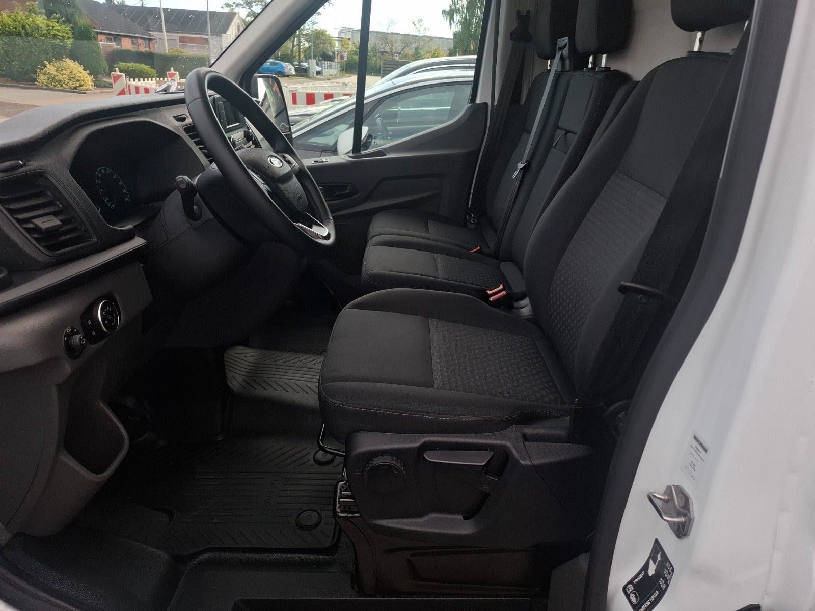 Ford Transit 350 2.0 EcoBlue SelectShift, 130hp, 2023