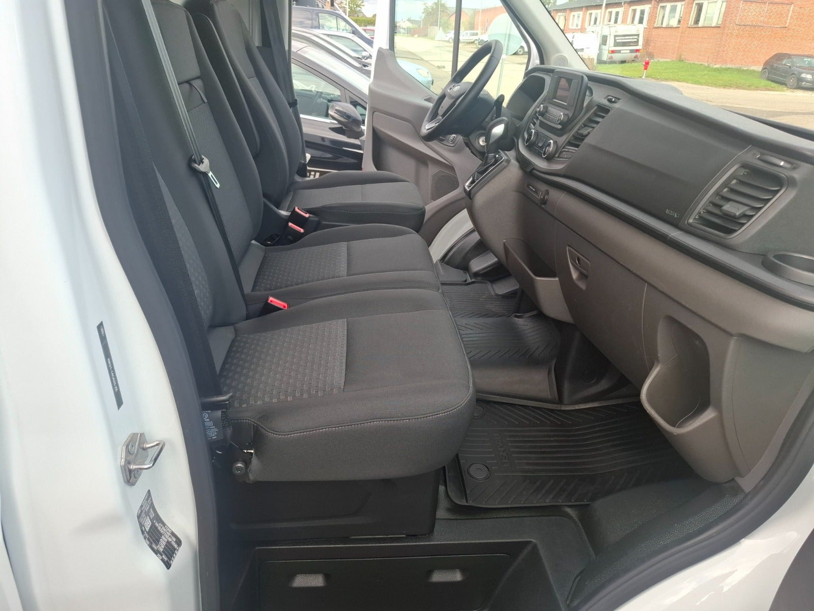 Ford Transit 350 2.0 EcoBlue SelectShift, 130hp, 2023
