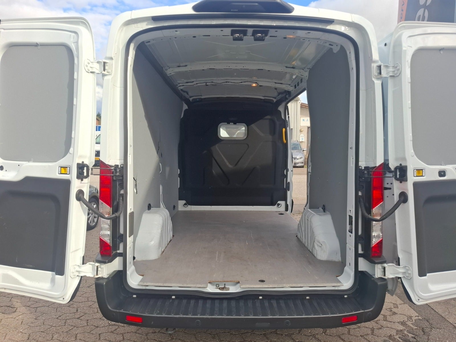 Ford Transit 350 2.0 EcoBlue SelectShift, 130hp, 2023