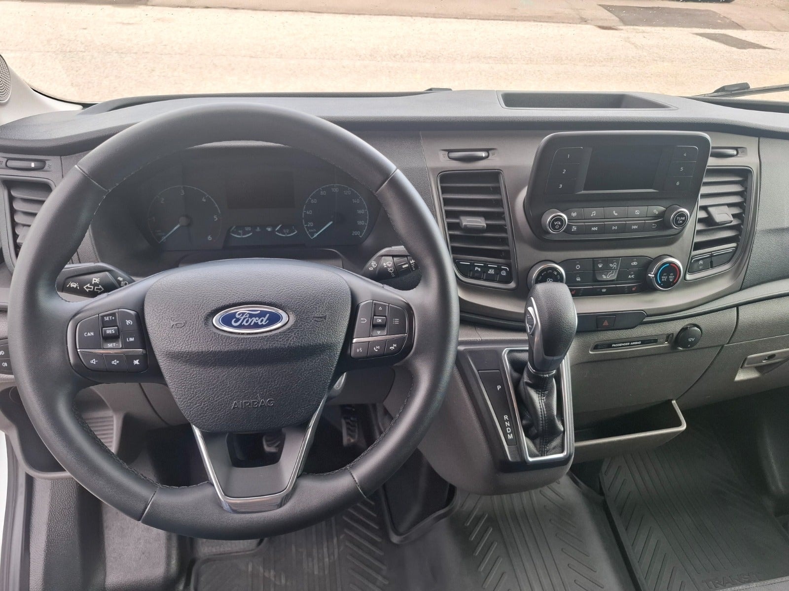 Ford Transit 350 2.0 EcoBlue SelectShift, 130hp, 2023
