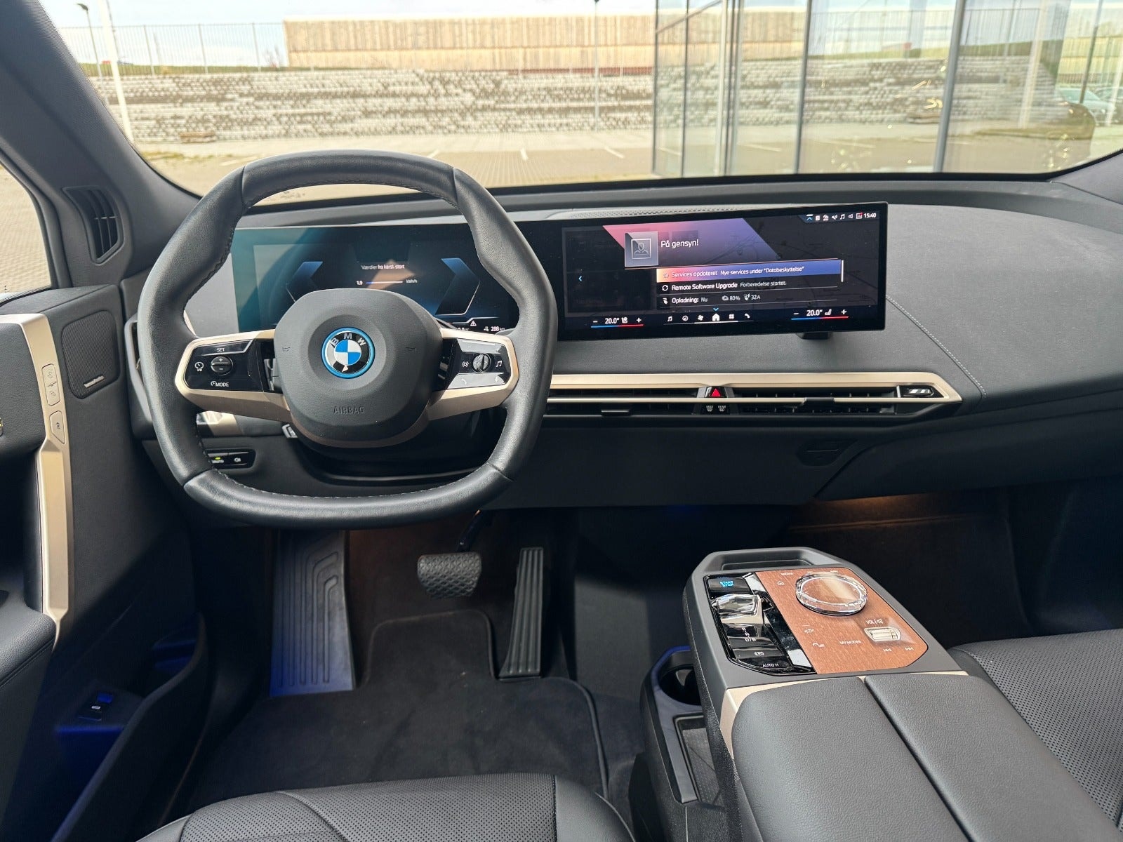 BMW iX xDrive50, 524hp, 2024
