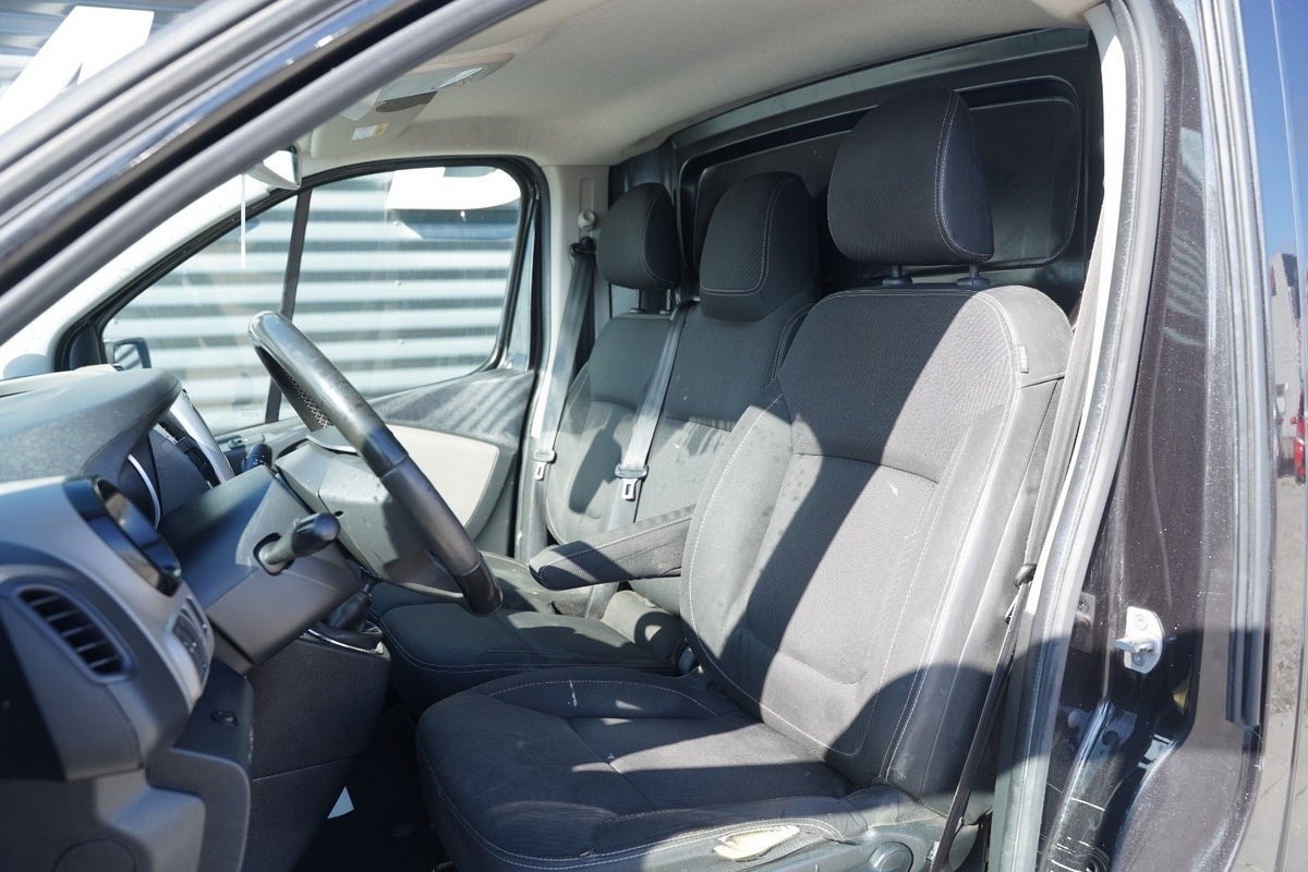 Renault Trafic Van 2.7t 1.6 dCi Manual, 140hp, 2015