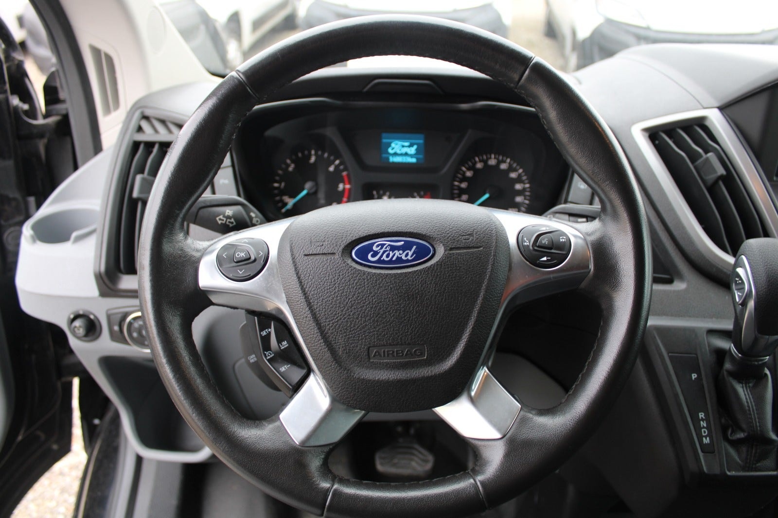 Ford Transit 350 Combi 2.0 TDCi SelectShift, 130hp, 2017