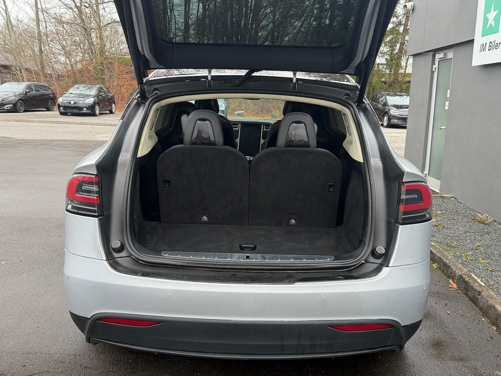 Tesla Model X 90D, 423hp, 2016