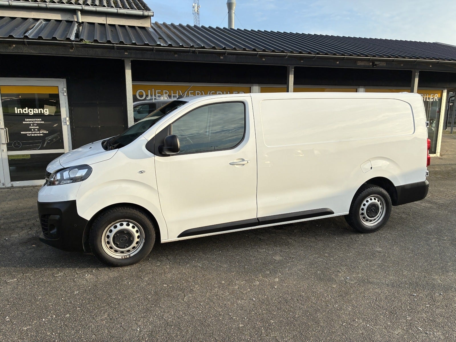 Opel Vivaro Panel Van IP 2.0 BlueHDI Automatic, 144hp, 2022