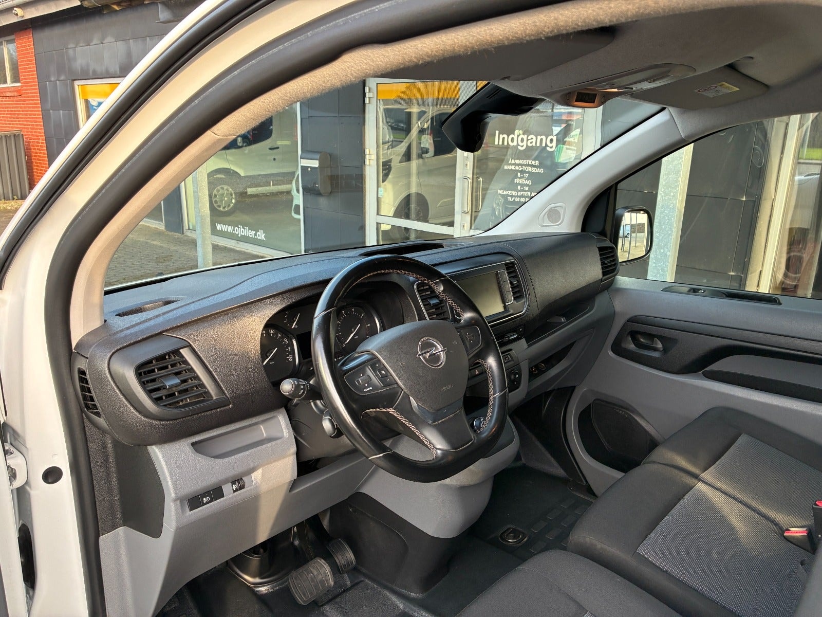 Opel Vivaro Panel Van IP 2.0 BlueHDI Automatic, 144hp, 2022