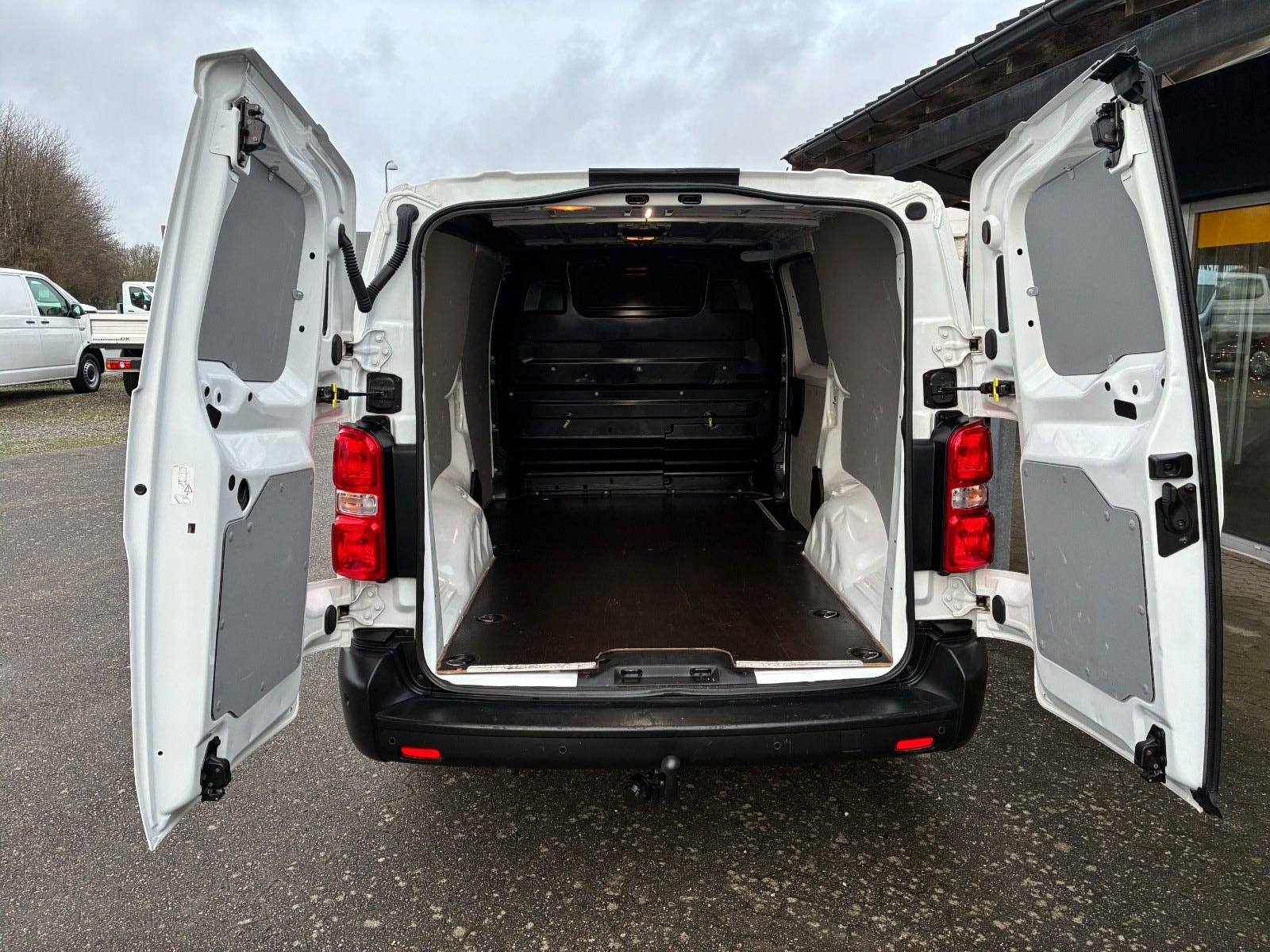 Opel Vivaro Panel Van IP 2.0 BlueHDI Automatic, 144hp, 2022