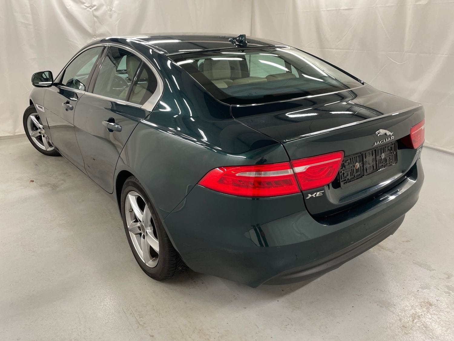 Jaguar XE 20t Automatic, 200hp, 2016