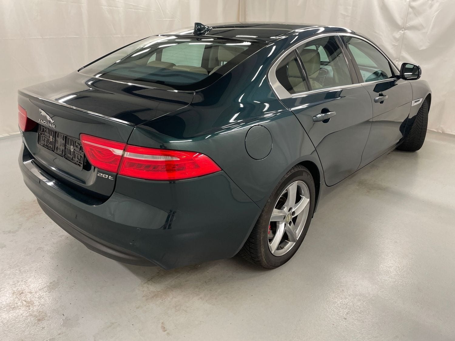 Jaguar XE 20t Automatic, 200hp, 2016