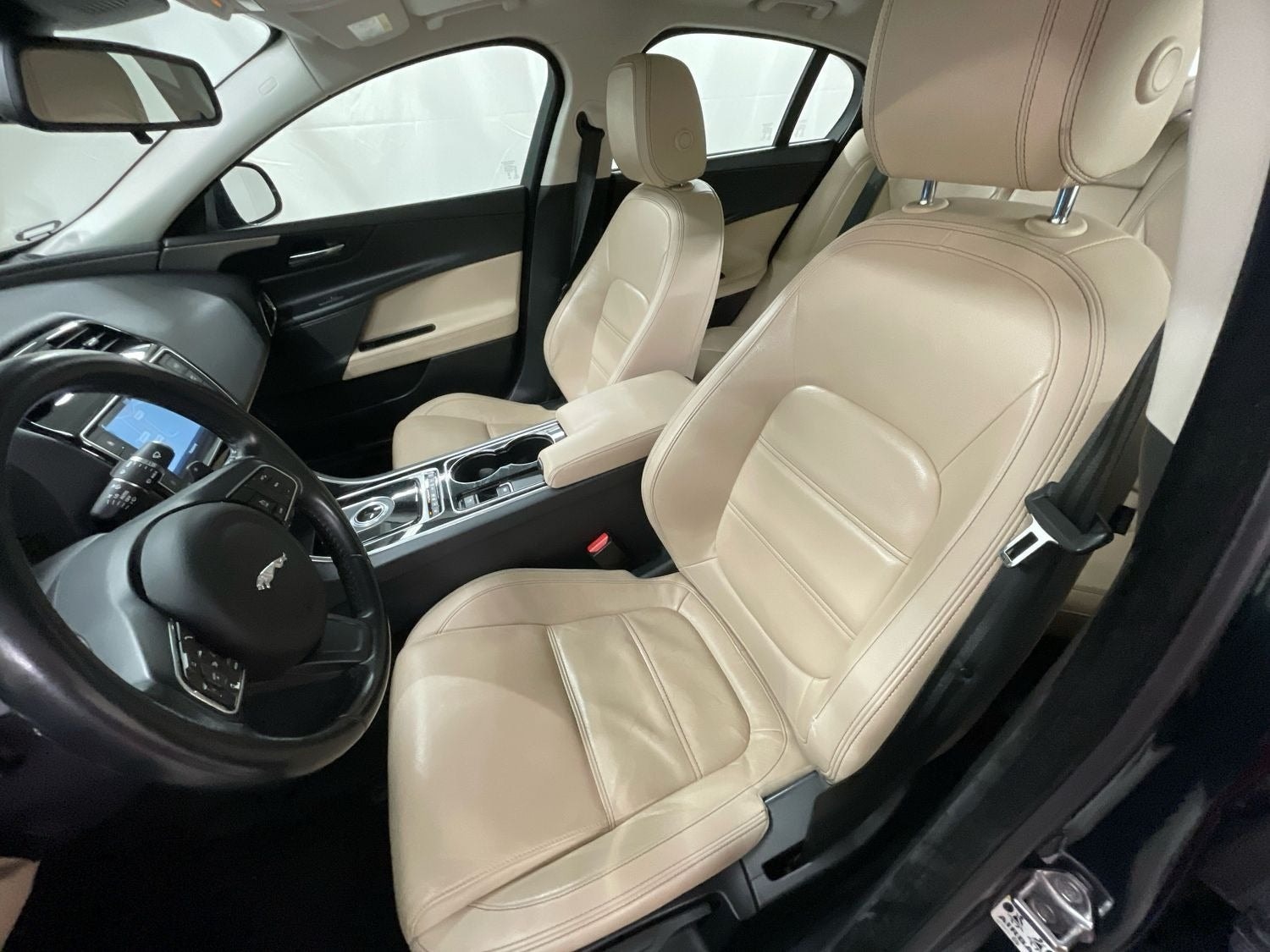 Jaguar XE 20t Automatic, 200hp, 2016