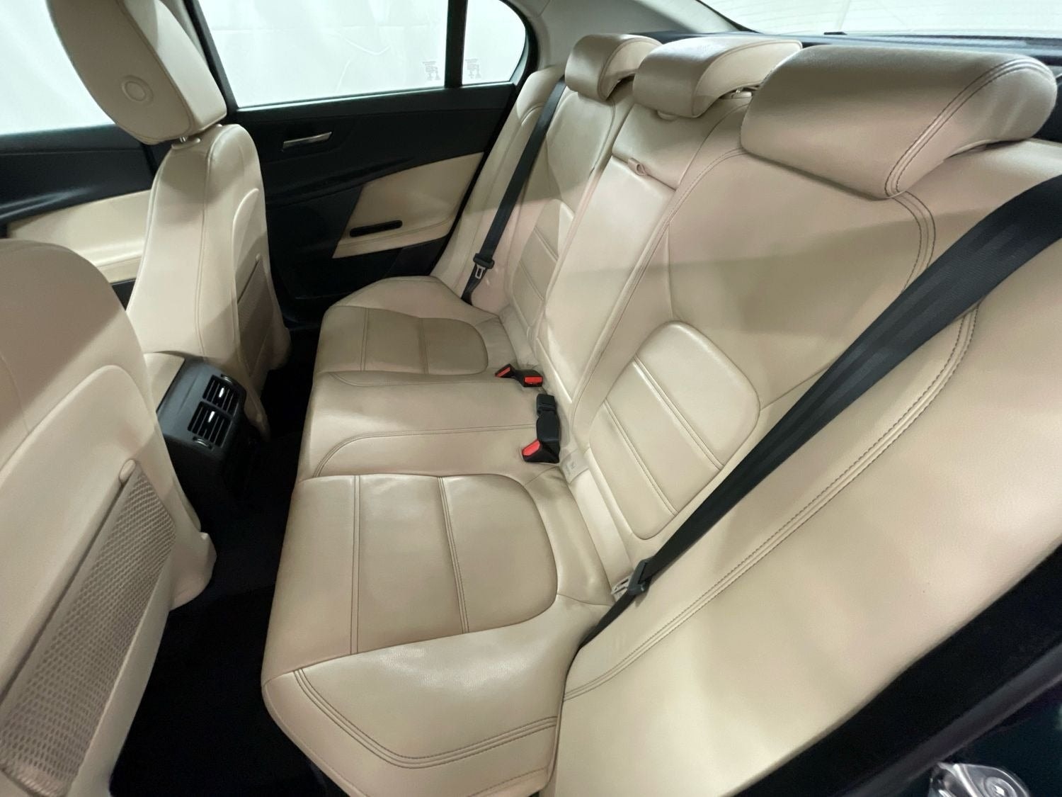 Jaguar XE 20t Automatic, 200hp, 2016