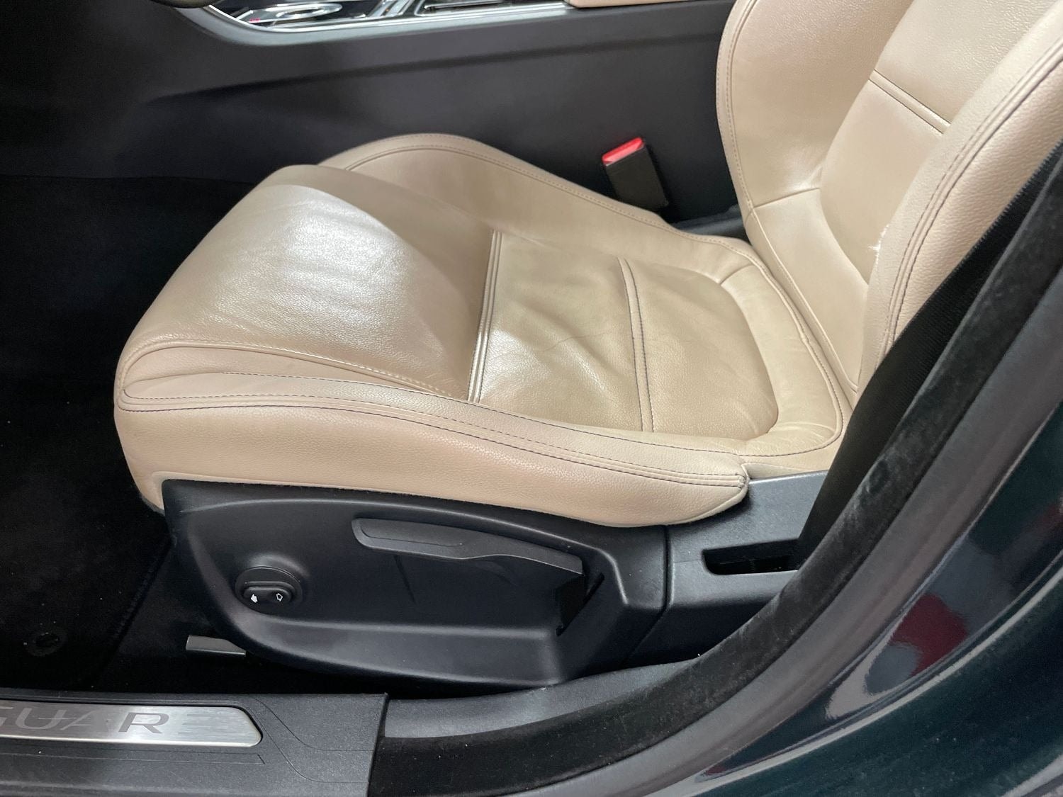 Jaguar XE 20t Automatic, 200hp, 2016