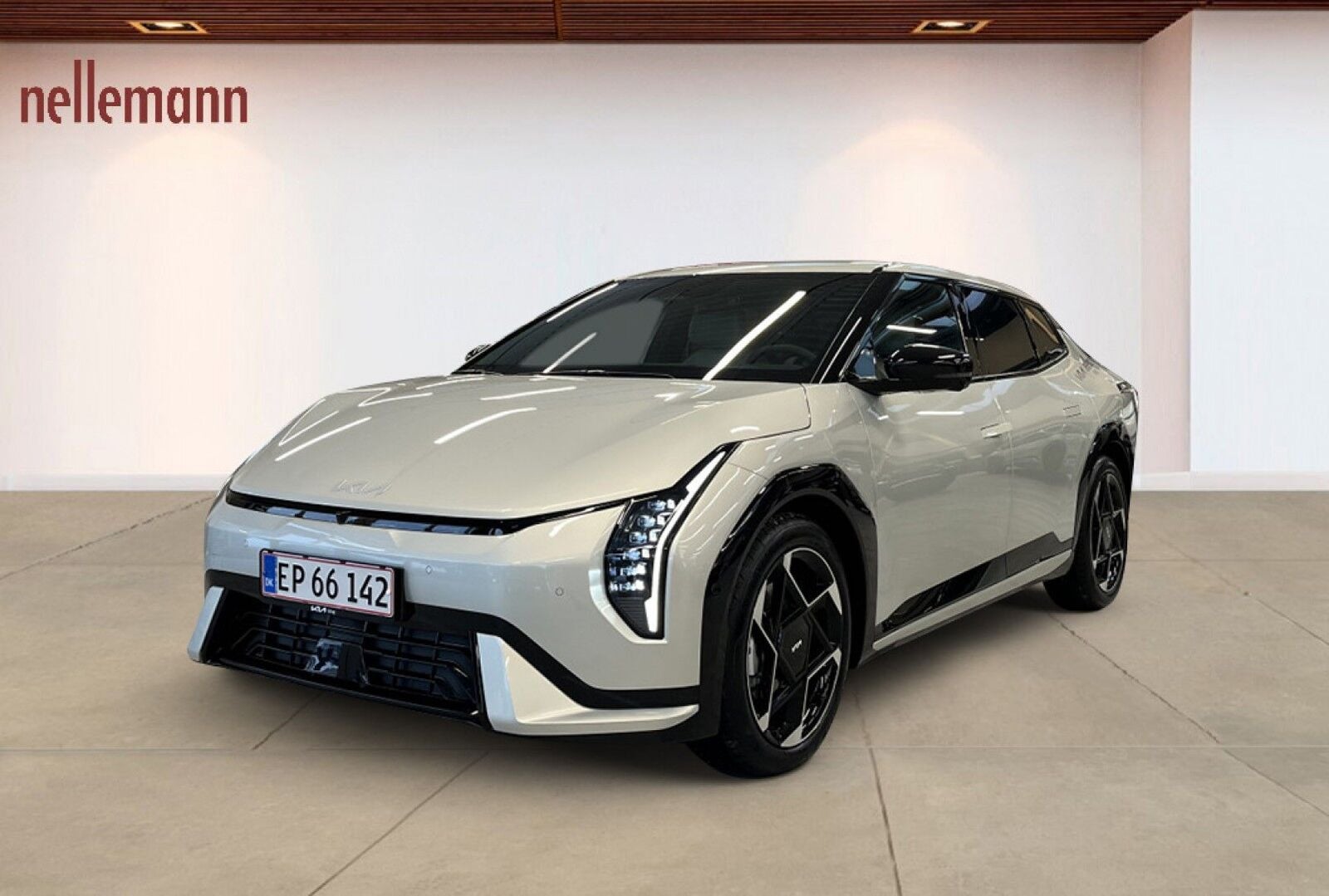 Kia EV4 Long Range Fastback, 204hp, 2026