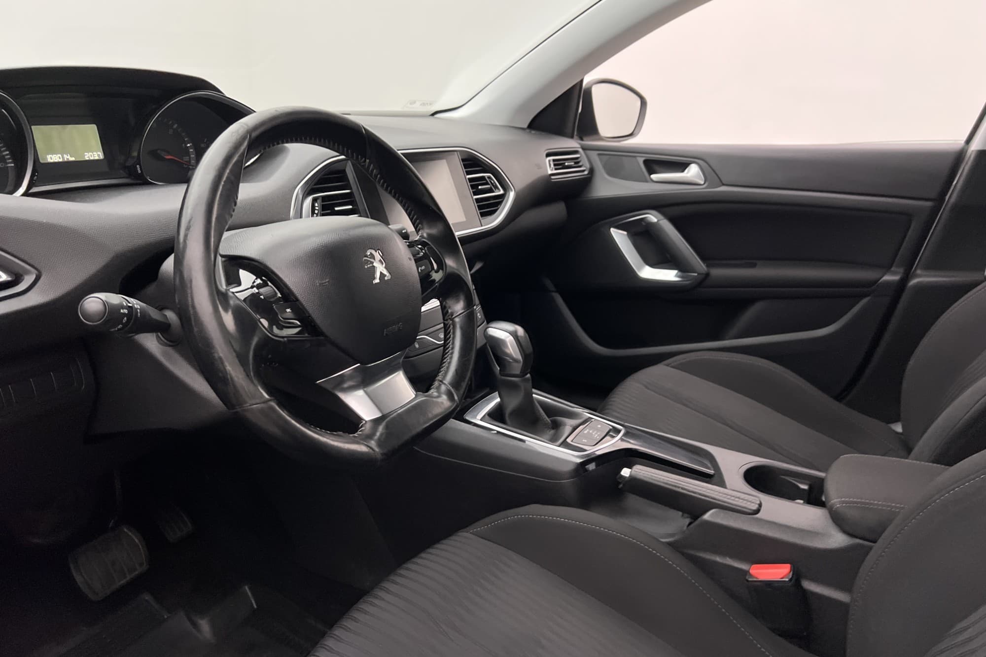 Peugeot 308 1.6 BlueHDi 120 8v EAT, 120hp, 2017