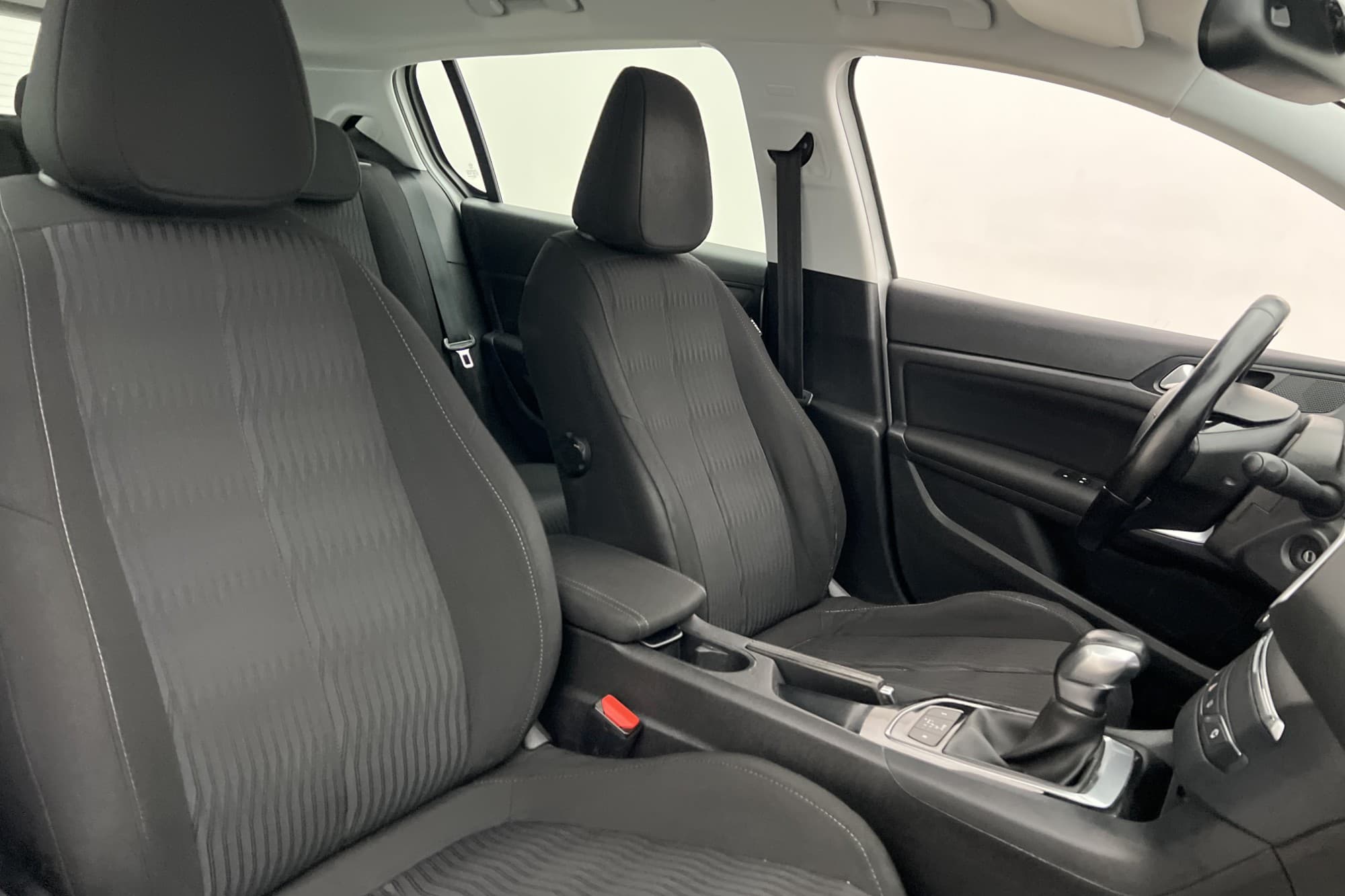 Peugeot 308 1.6 BlueHDi 120 8v EAT, 120hp, 2017