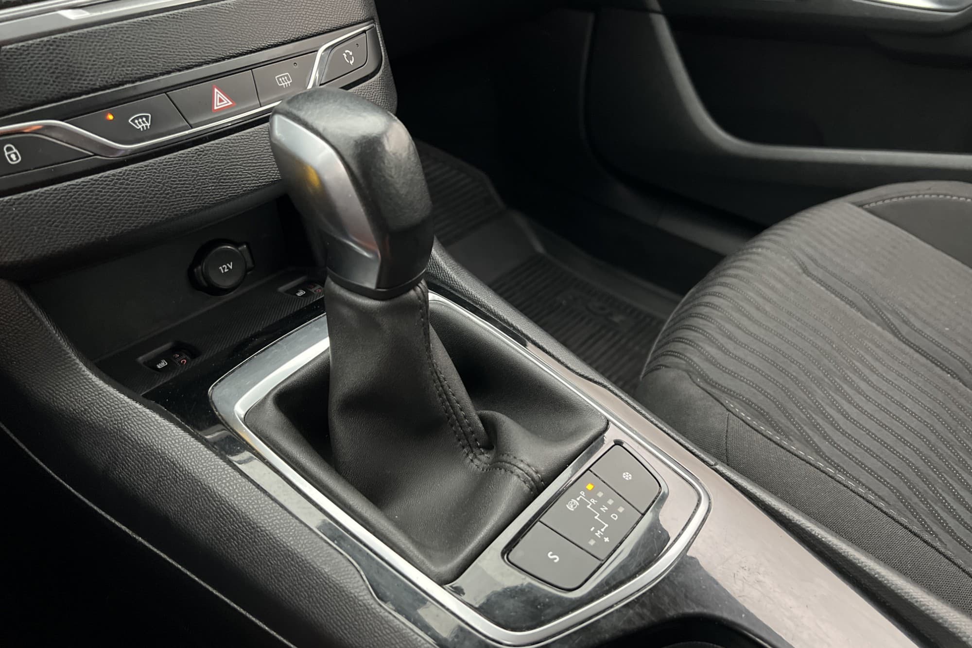 Peugeot 308 1.6 BlueHDi 120 8v EAT, 120hp, 2017