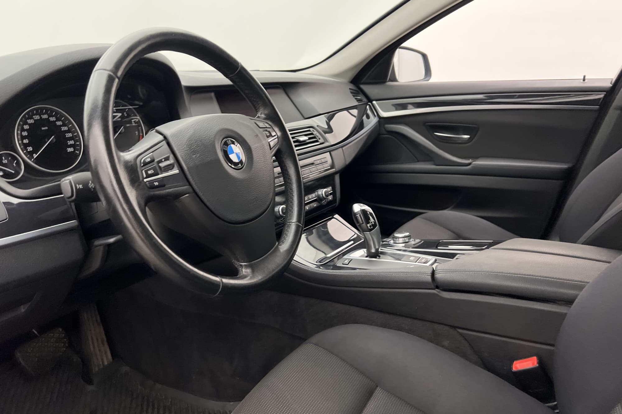 BMW 523i Sedan Steptronic, 8-trins, 204ps, 2011