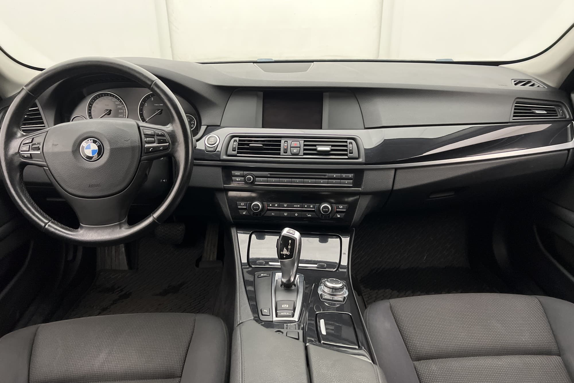 BMW 523i Sedan Steptronic, 8-trins, 204ps, 2011