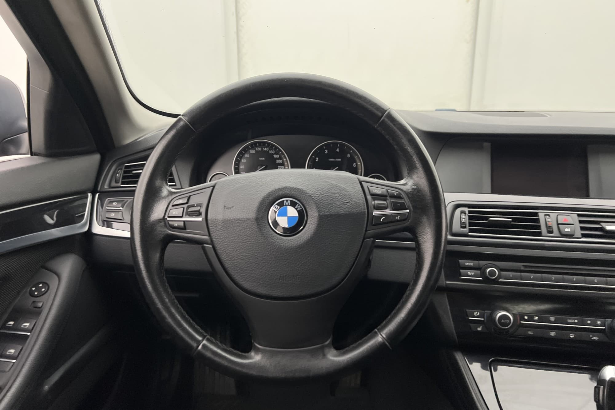 BMW 523i Sedan Steptronic, 8-trins, 204ps, 2011