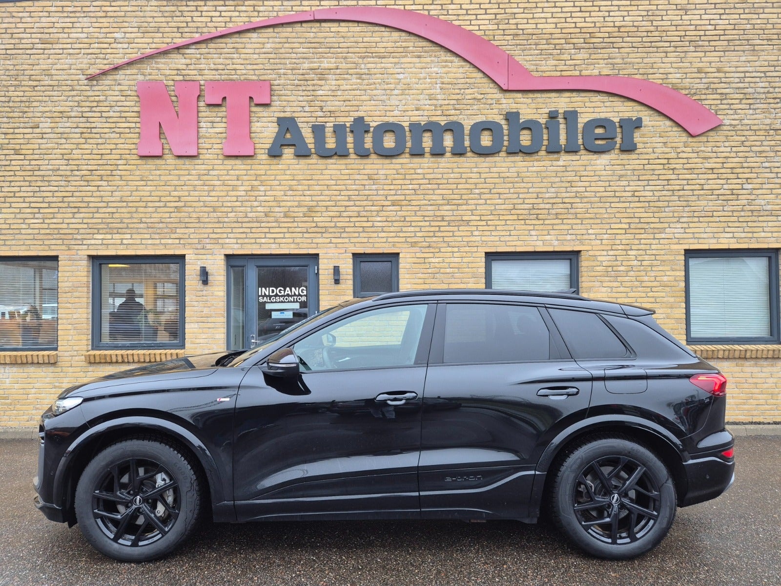 Audi Q6 e-tron, 252hp, 2025