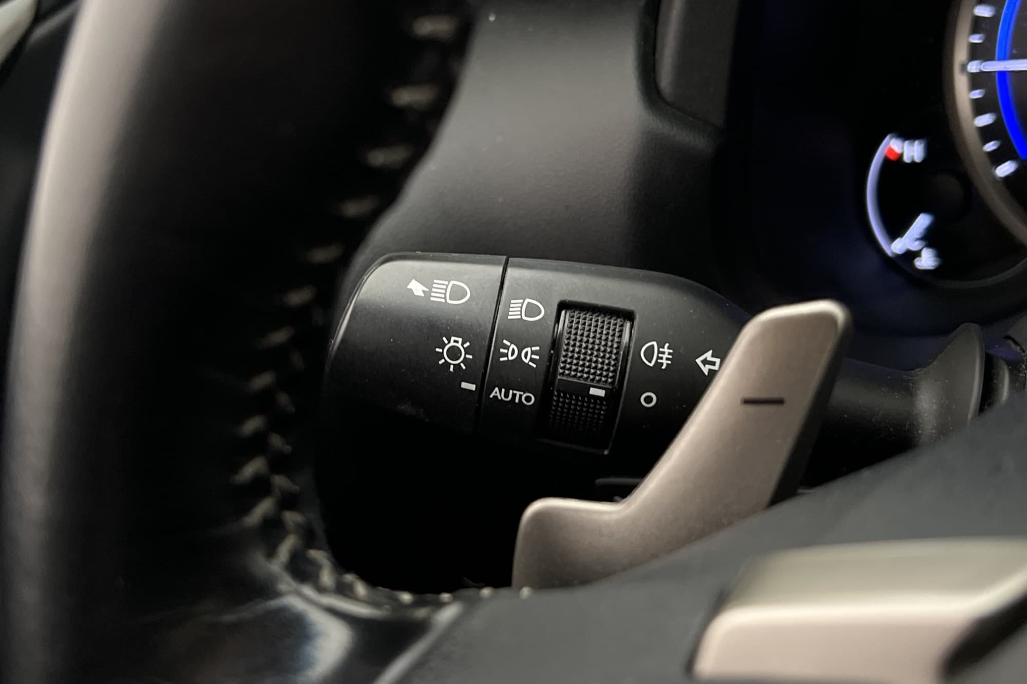 Lexus NX 300h AWD 2.5 AWD E-CVT, 197hp, 2018