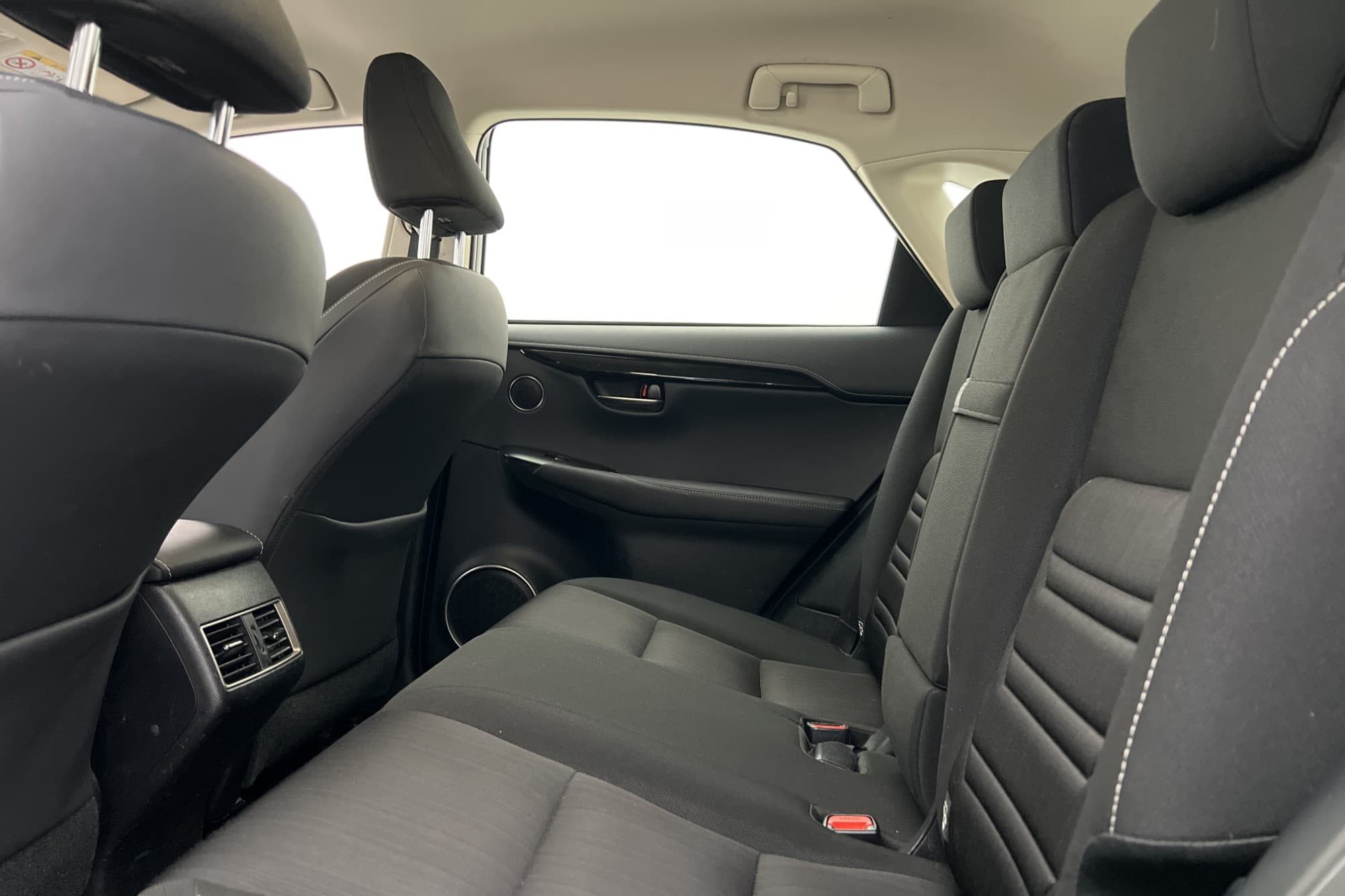 Lexus NX 300h AWD 2.5 AWD E-CVT, 197hp, 2018