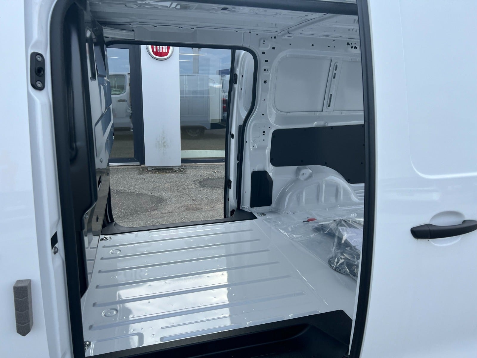 Fiat E-Scudo 75 Skåpbil, 136hk, 2024