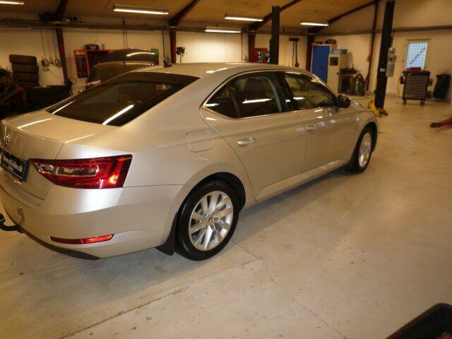 Škoda Superb 2.0 TDI DSG sekvensiell, 6-trinn, 150hk, 2016