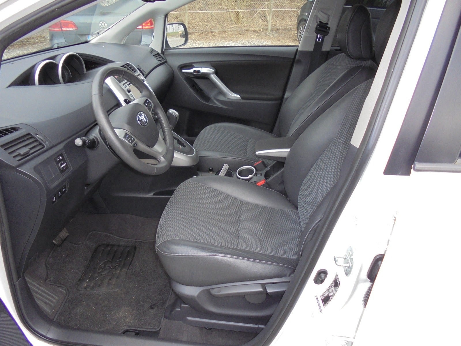 Toyota Verso 2.2 D-4D Automatic, 6-trins, 150ps, 2011