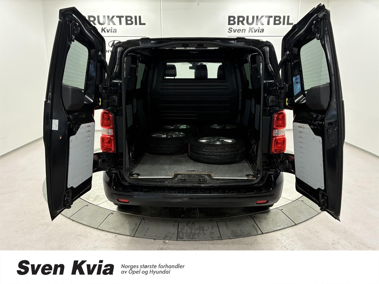 Opel Vivaro-e Panel Van, 136hp, 2022