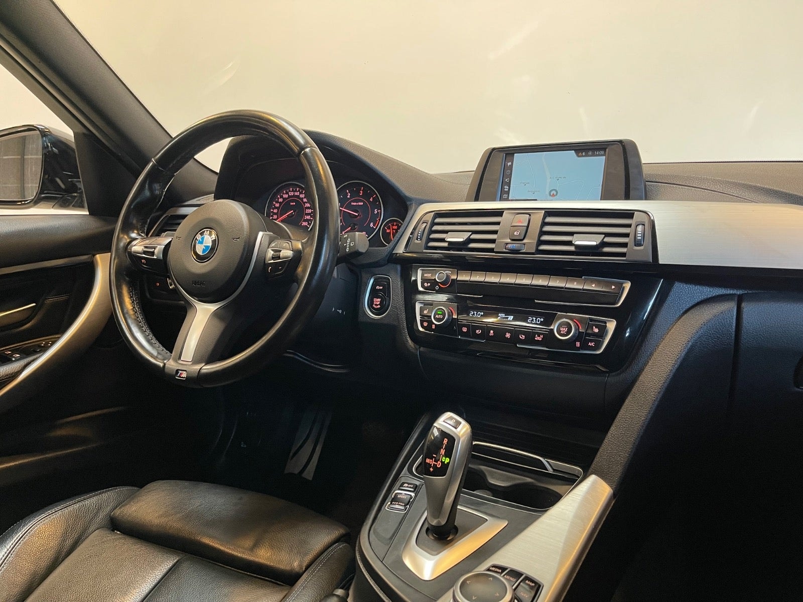 BMW 320d Touring Steptronic, 8-trins, 190ps, 2018