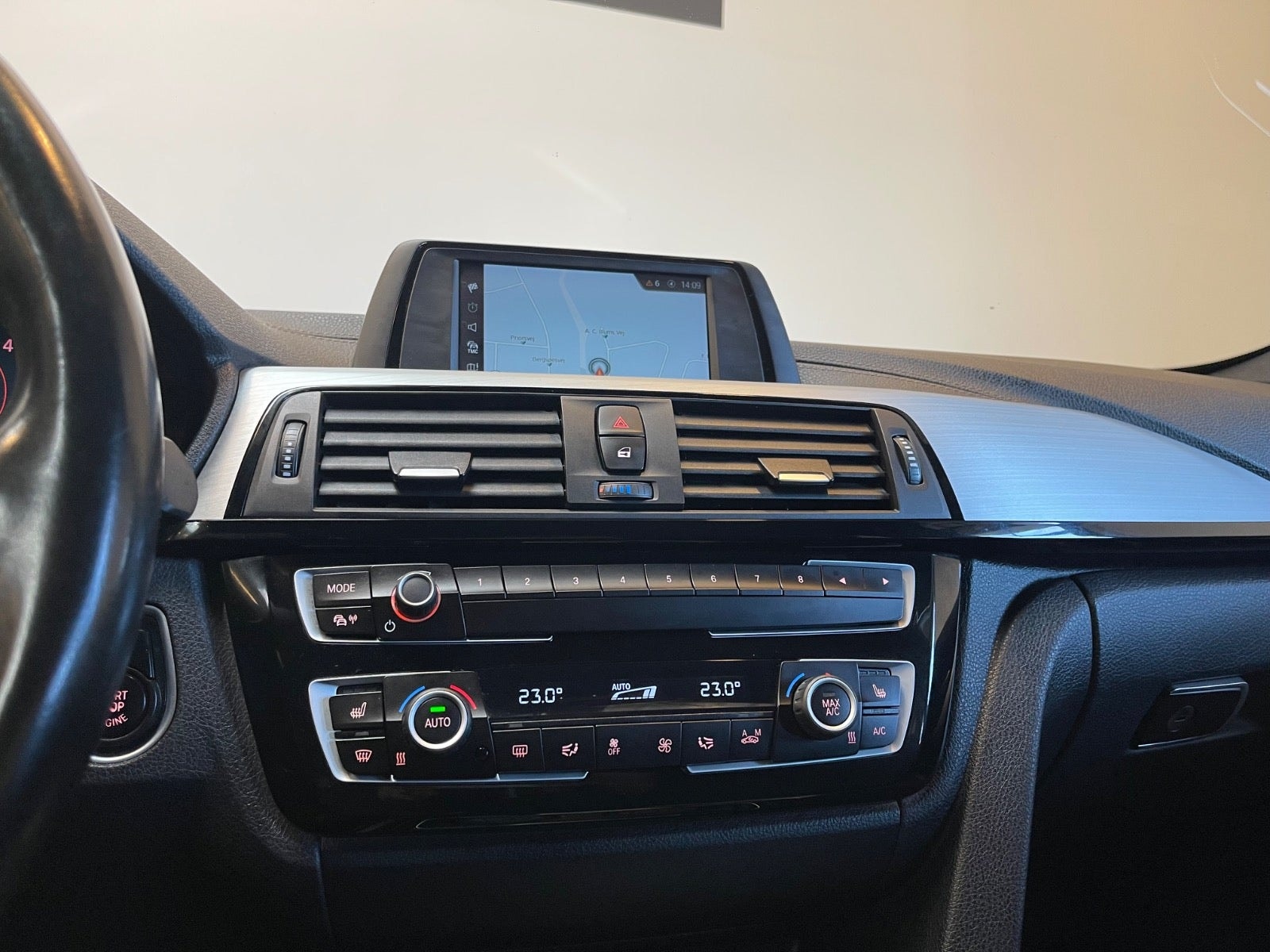 BMW 320d Touring Steptronic, 8-trins, 190ps, 2018