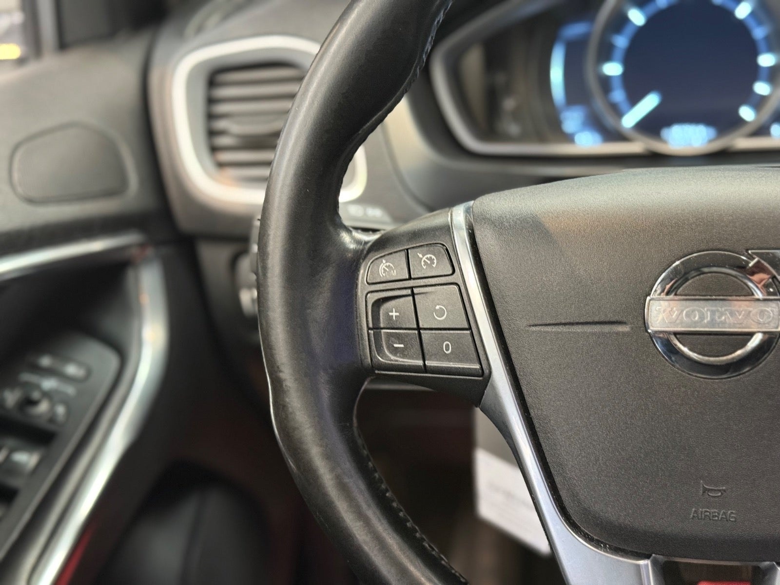 Volvo V40 D4 Geartronic, 6-trins, 177ps, 2013