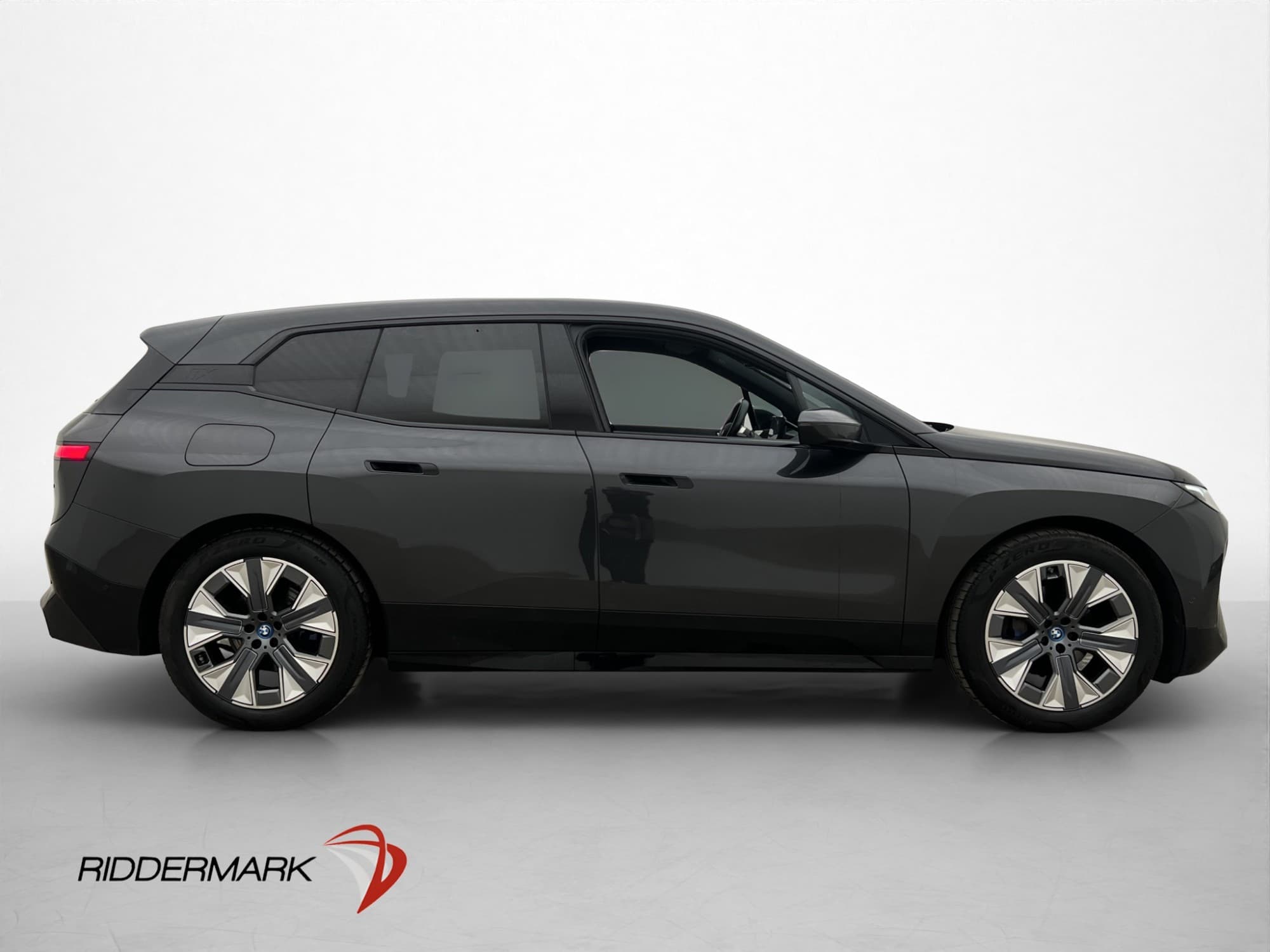 BMW iX xDrive40, 326hp, 2022