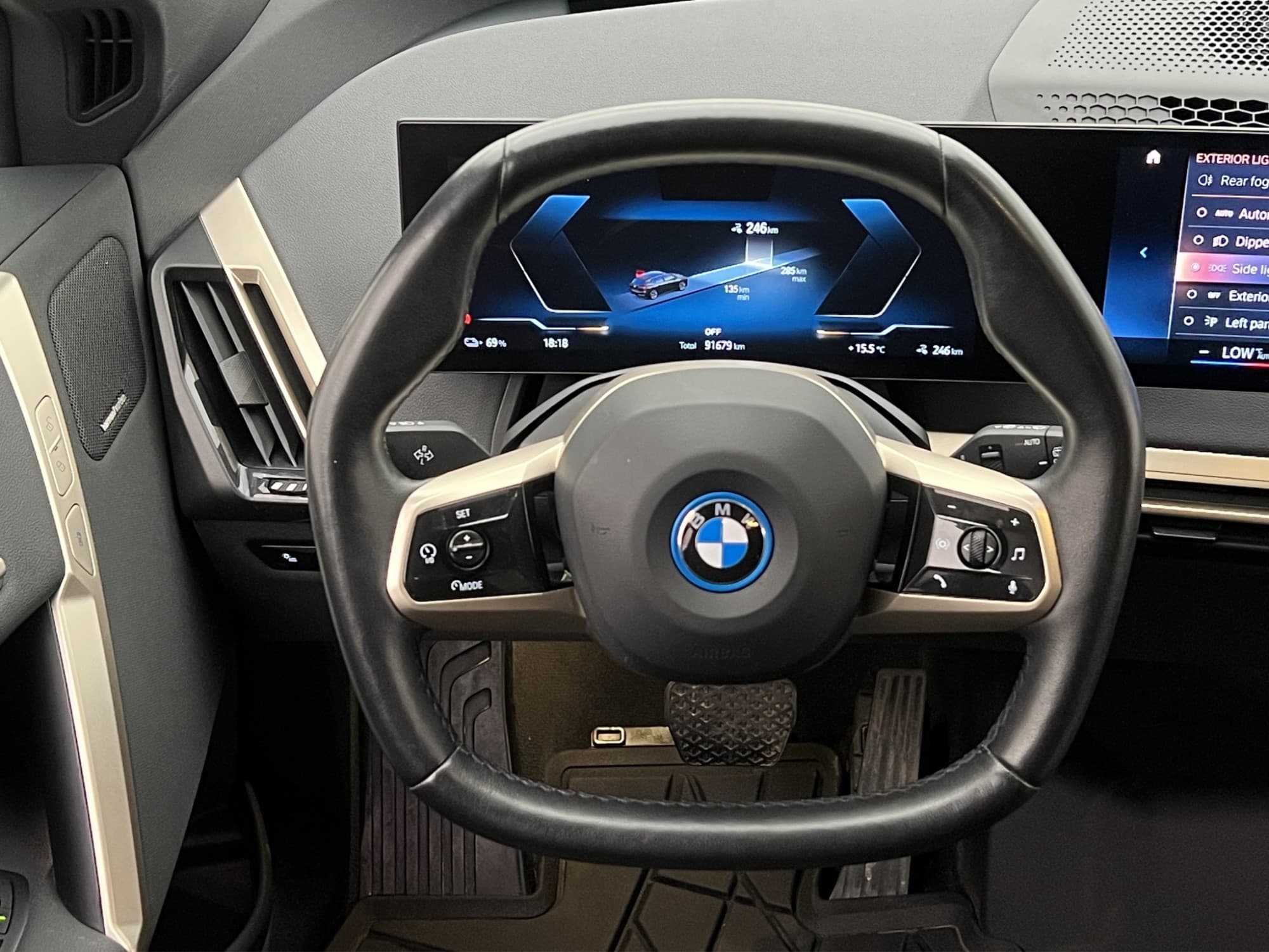 BMW iX xDrive40, 326hp, 2022